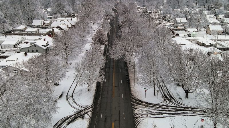 Live updates: Winter storm barrels into the Northeast, threatening havoc for morning commute